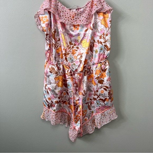 Victoria's Secret floral bodysuit with shorts Sz M 170/96A - Picture 2 of 7